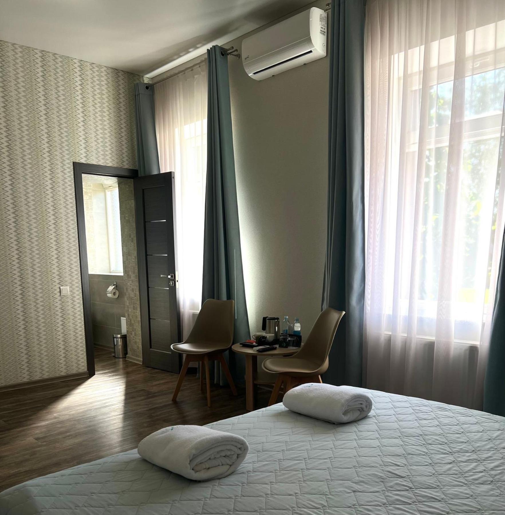 Hotel Dozari Korostyshiv Exteriör bild